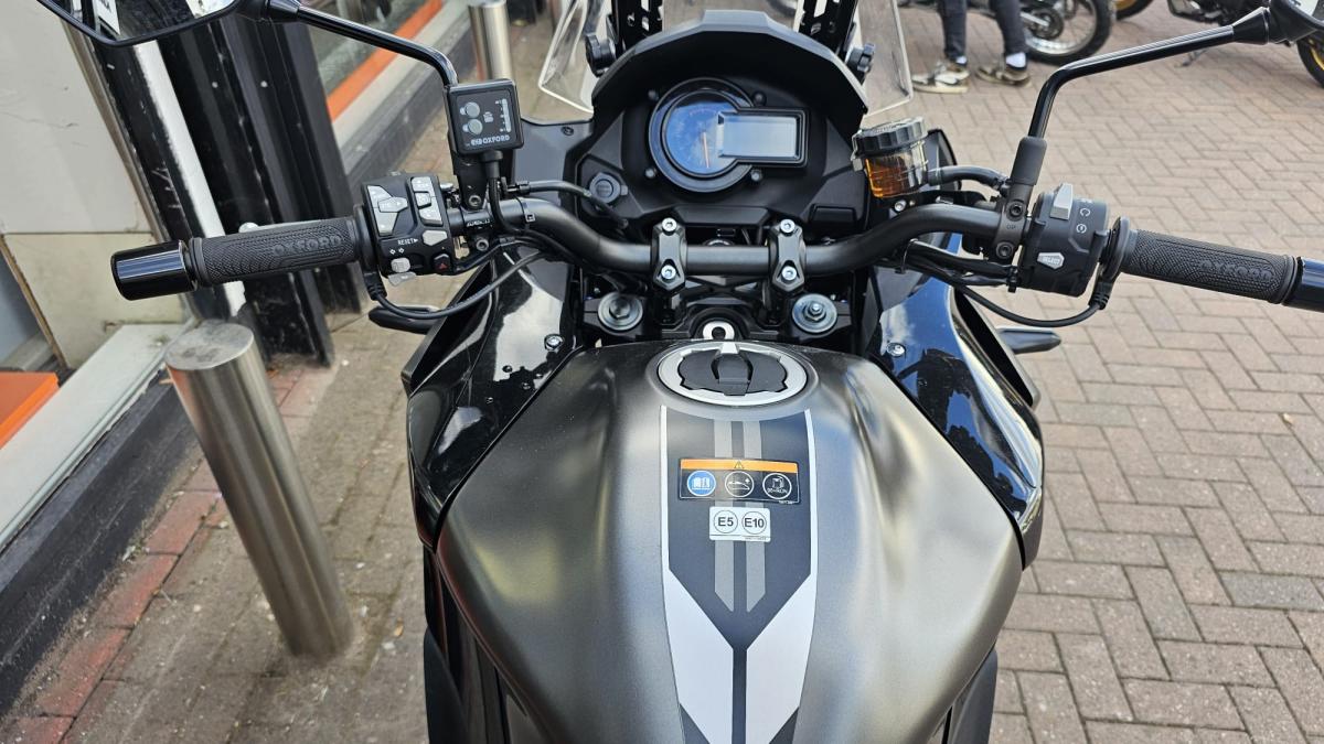 
								Kawasaki KLZ 1000 CRFNN full									