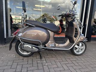 
								PIAGGIO VESPA GTS 300 TOURING full									