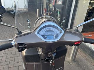 
								PIAGGIO VESPA GTS 300 TOURING full									