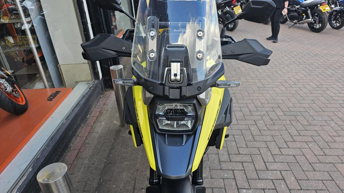 
								Suzuki DL 1050 RC M0 full									