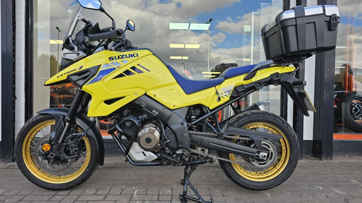 
								Suzuki DL 1050 RC M0 full									