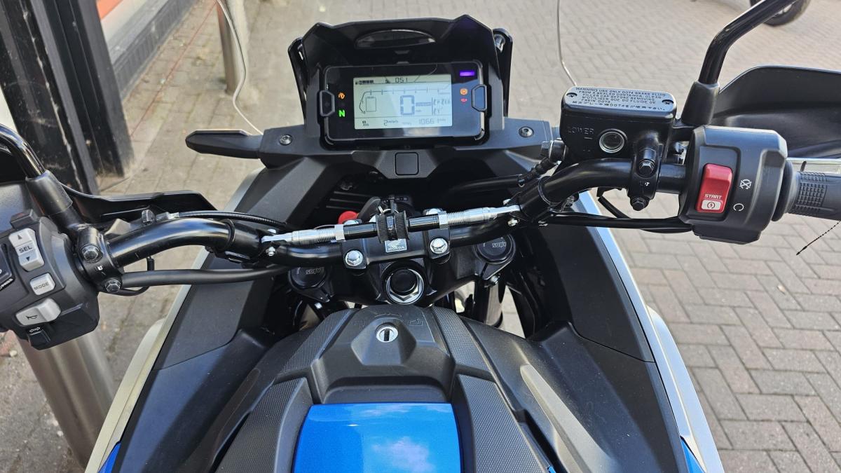 
								Honda NC 750 XA-M full									