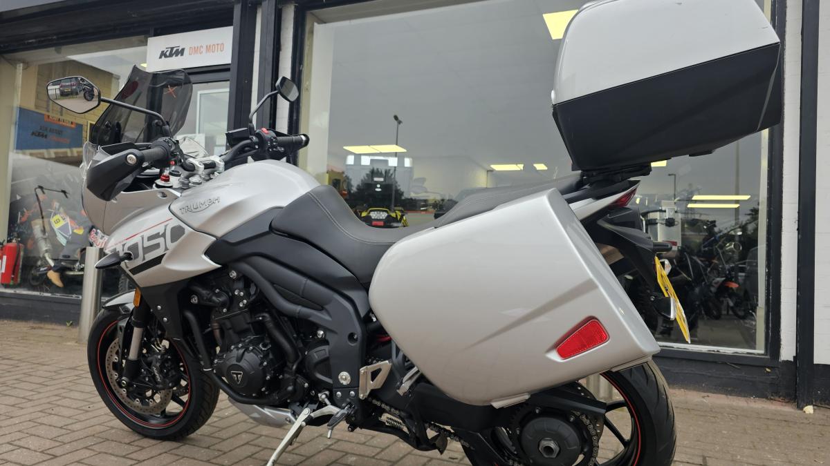 
								TRIUMPH TIGER SPORT 1050 full									