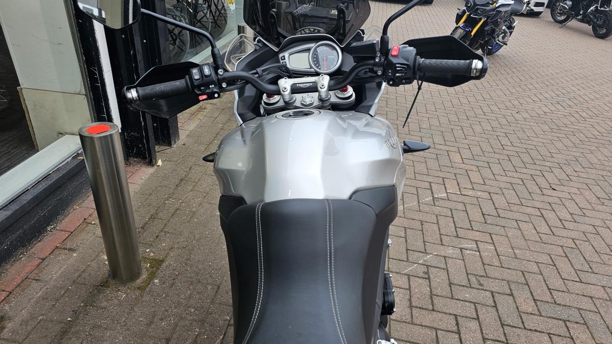 
								TRIUMPH TIGER SPORT 1050 full									