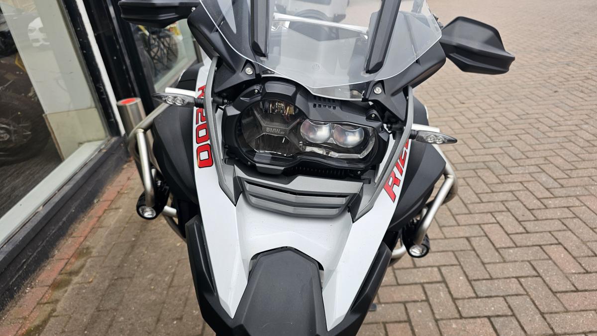 
								BMW R 1200 GS ADVENTURE full									