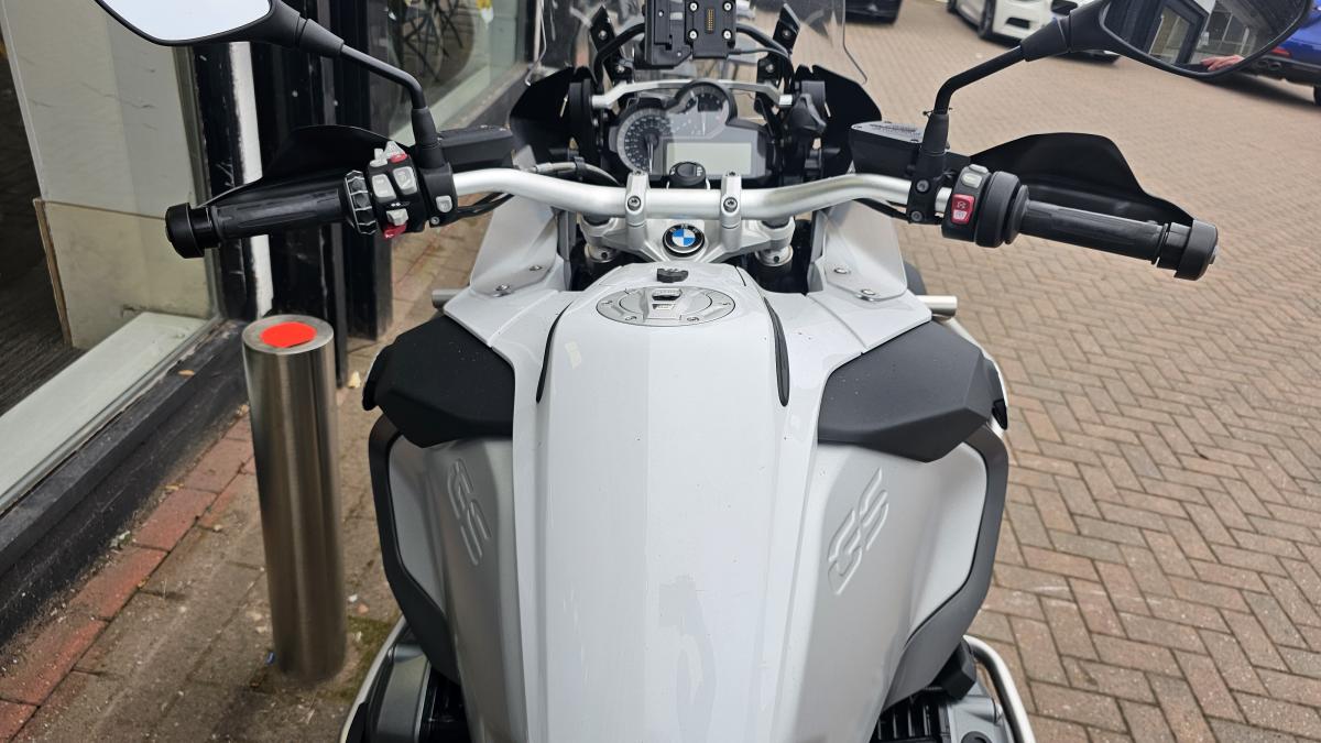 
								BMW R 1200 GS ADVENTURE full									
