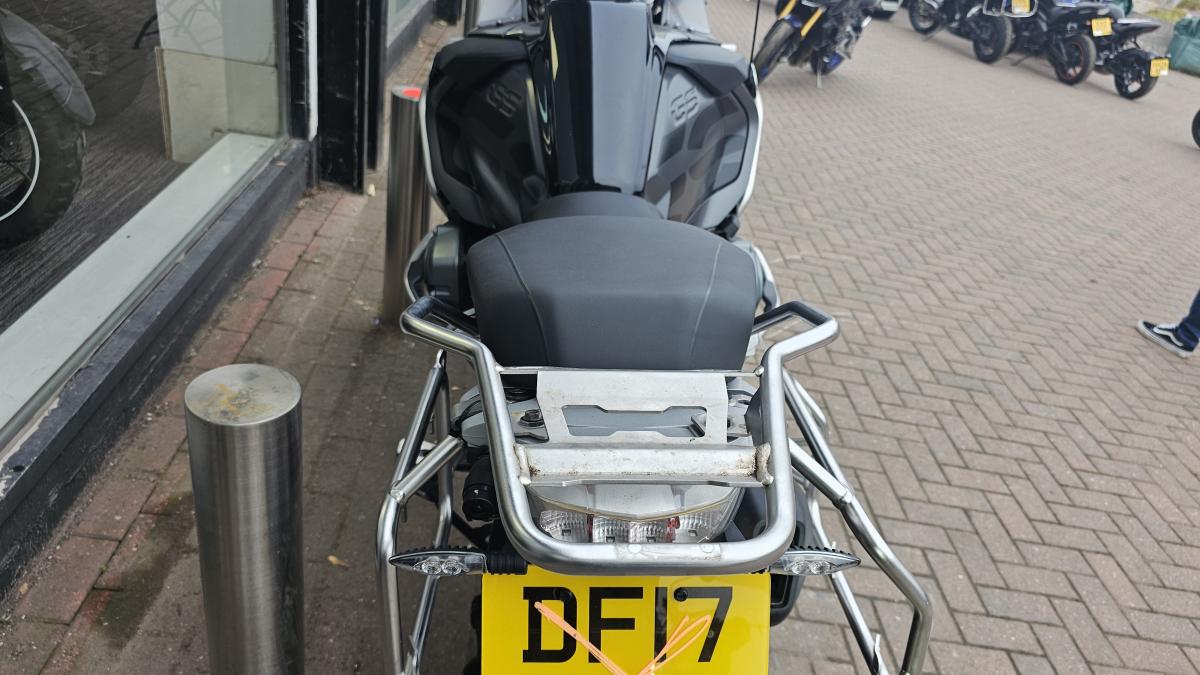 
								BMW R 1200 GS ADVENTURE full									