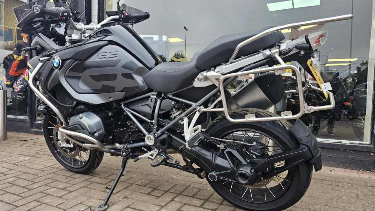 
								BMW R 1200 GS ADVENTURE full									