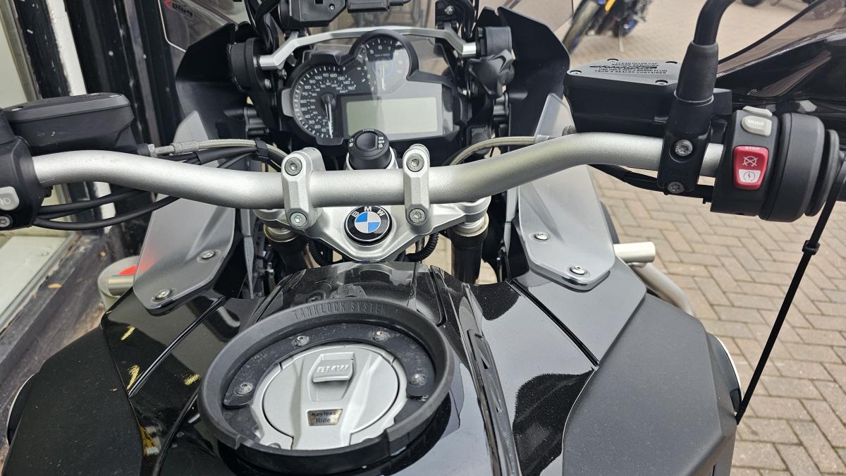 
								BMW R 1200 GS ADVENTURE full									