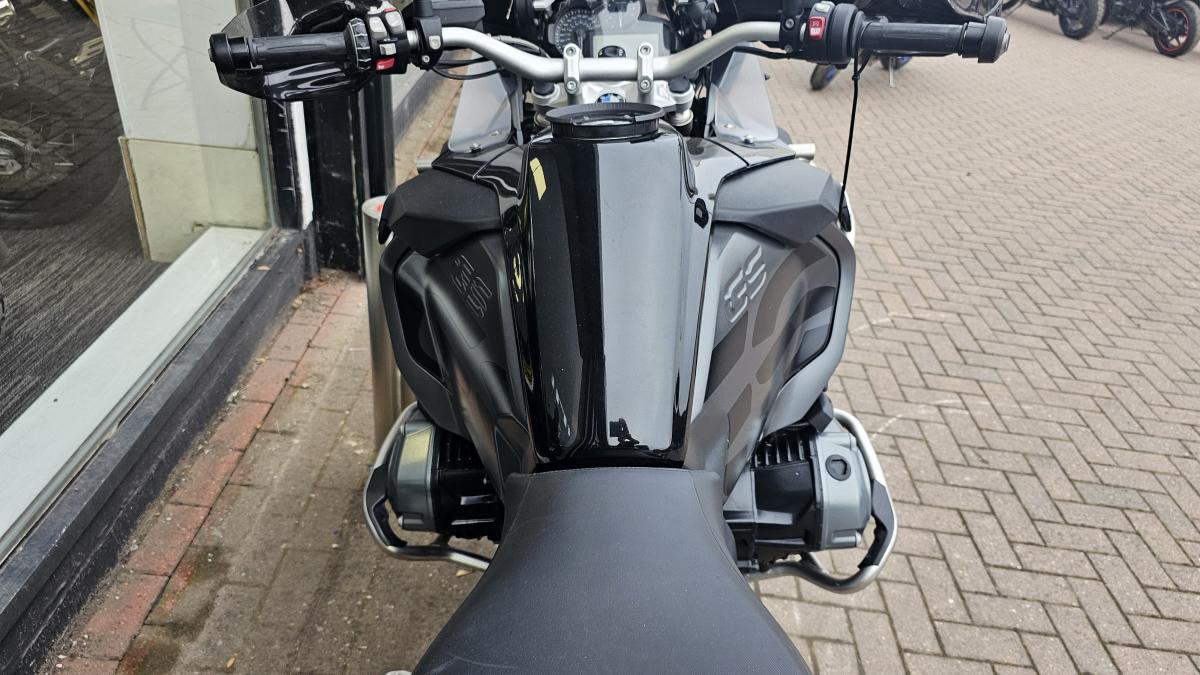 
								BMW R 1200 GS ADVENTURE full									