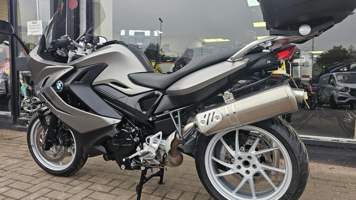 
								BMW F 800 GT full									