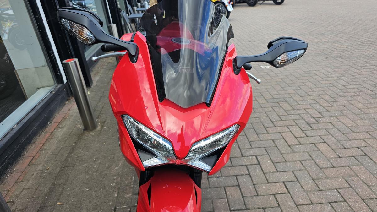 
								HONDA VFR 800 F-E full									