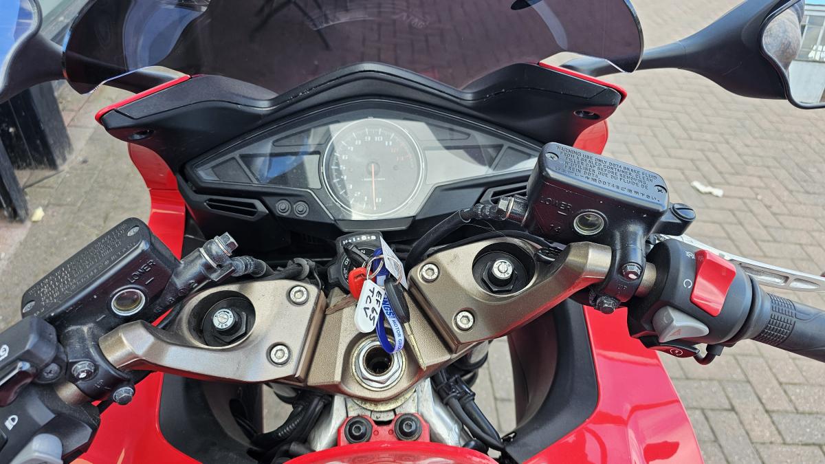 
								HONDA VFR 800 F-E full									