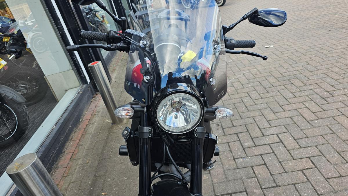 
								Yamaha XSR 900 ABS MTM 850 full									