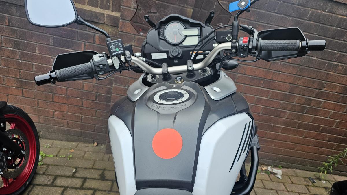 
								Suzuki DL 1000 X AL8 ABS full									