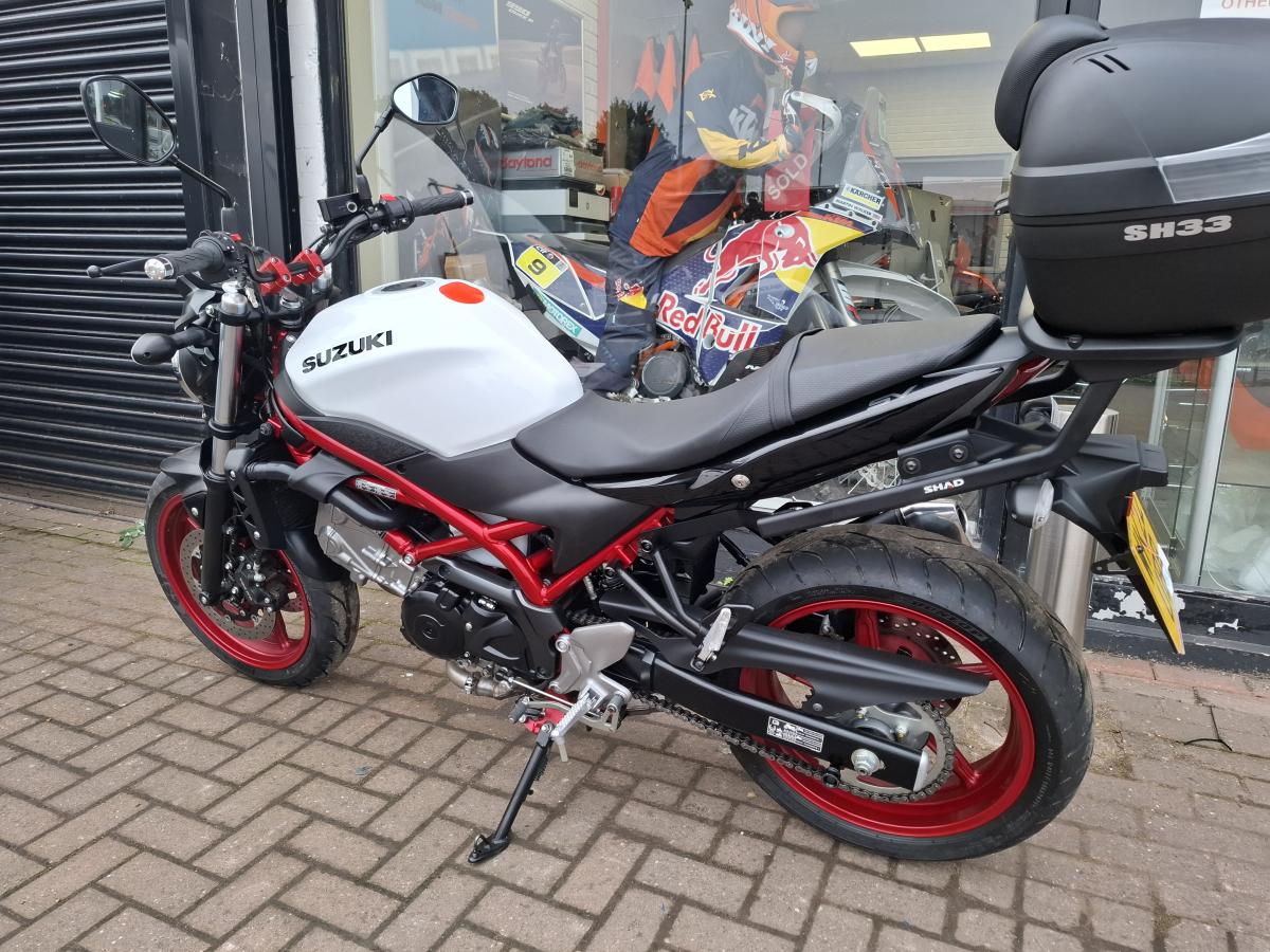 
								SUZUKI SV 650 AM2 full									