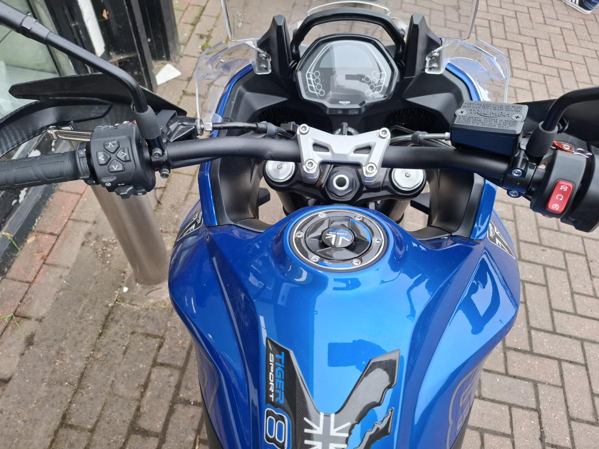 
								TRIUMPH TIGER SPORT 800 full									