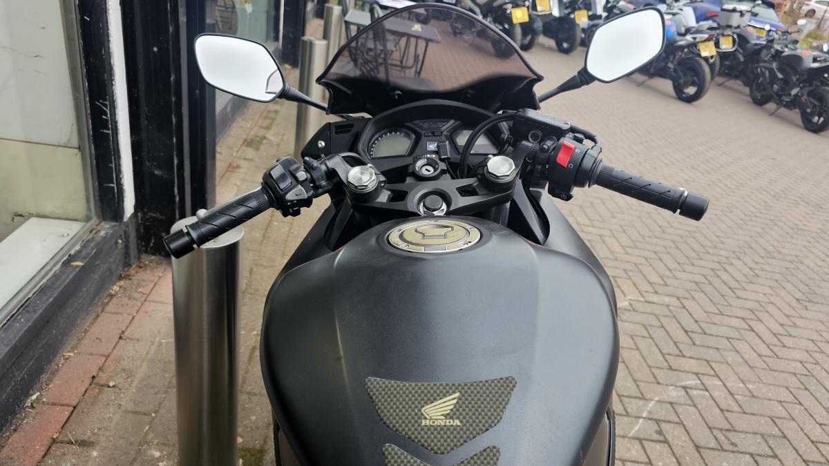 
								Honda CBR 650 FA-J full									