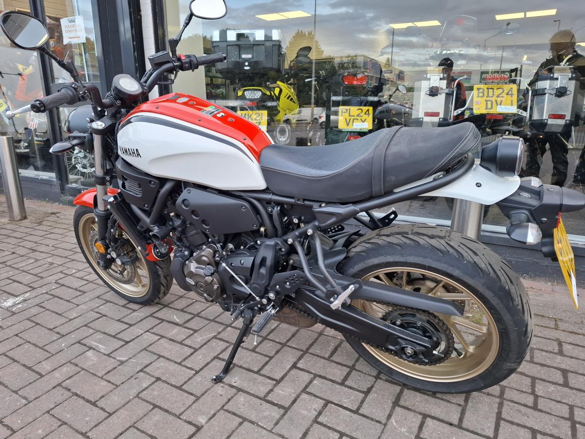 
								YAMAHA XSR 700 (MTM690) full									