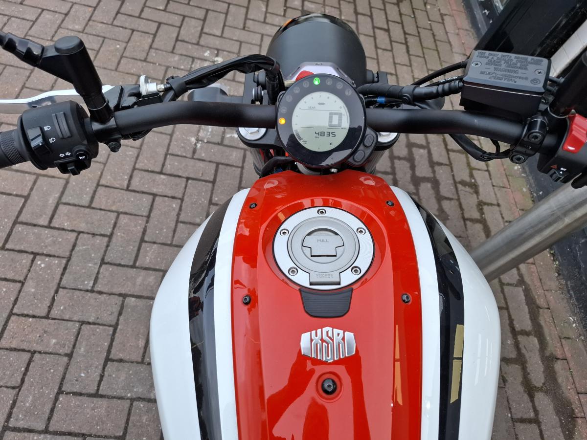 
								YAMAHA XSR 700 (MTM690) full									
