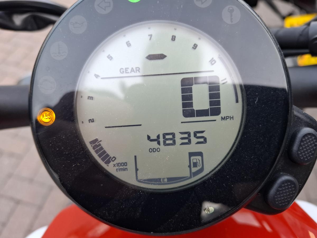 
								YAMAHA XSR 700 (MTM690) full									