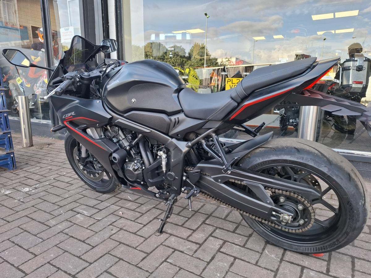 
								Honda CBR 650 RAC-R full									