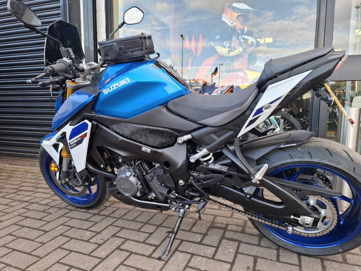 
								Suzuki GSXS 1000 RQ M4 full									
