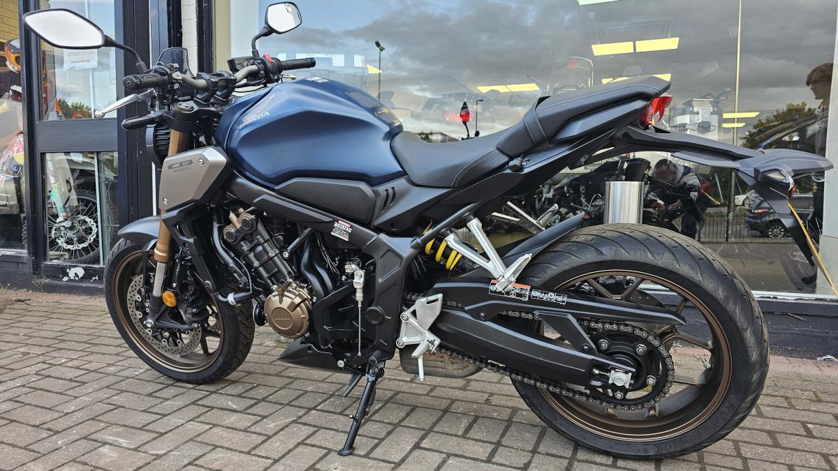 
								HONDA CB 650 RA-K full									