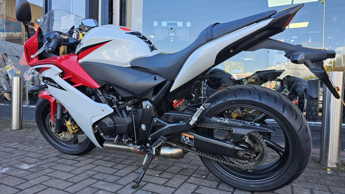 
								HONDA CBR 600 FA-B full									