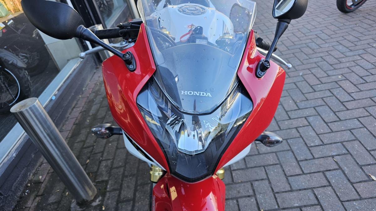 
								HONDA CBR 600 FA-B full									