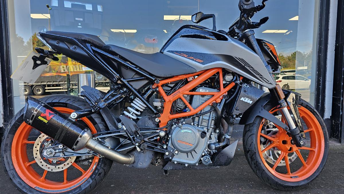 KTM 390 DUKE 21