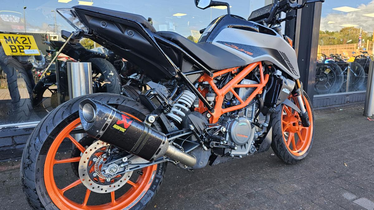 KTM 390 DUKE 21