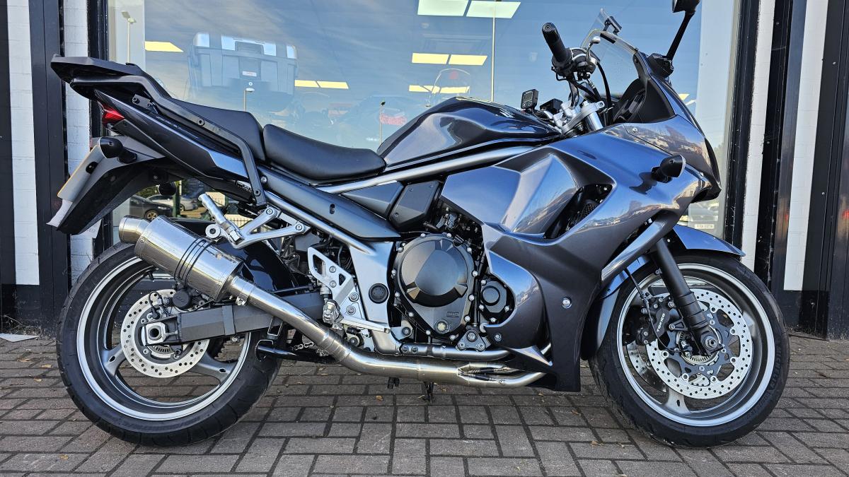SUZUKI GSX 1250 FAL4