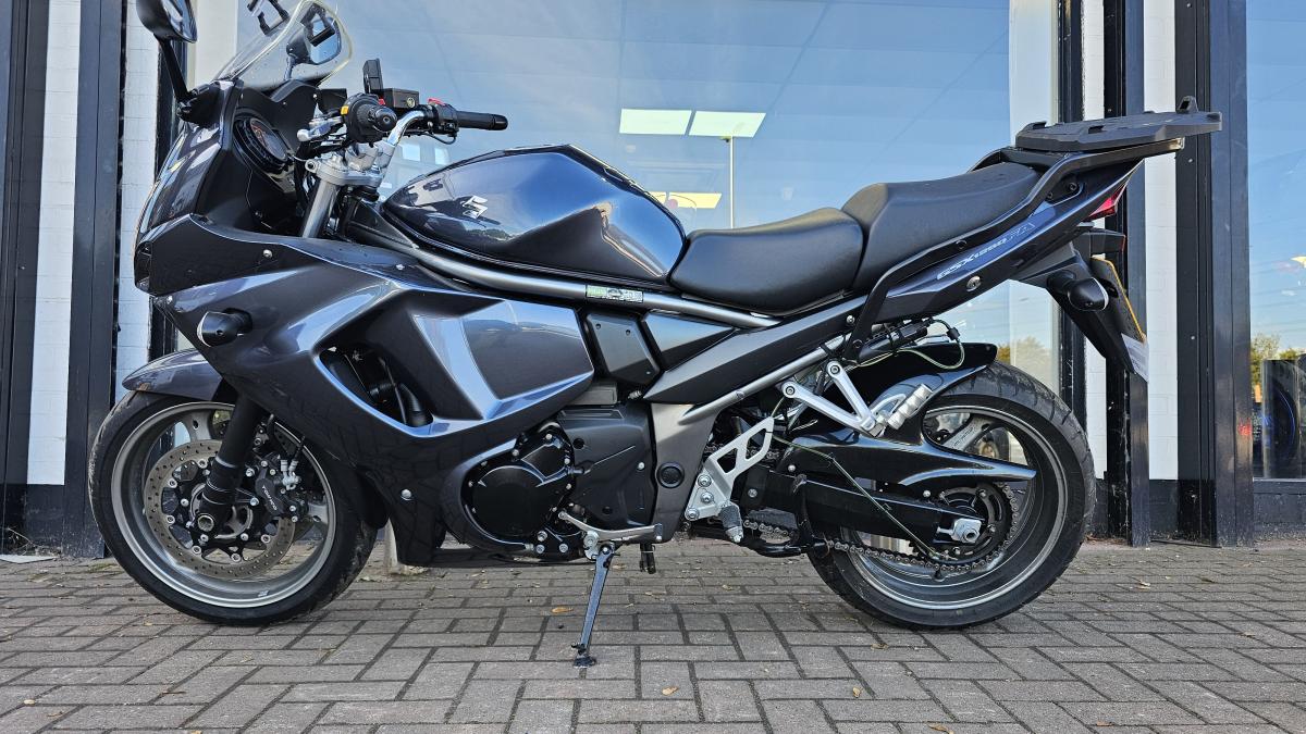 SUZUKI GSX 1250 FAL4