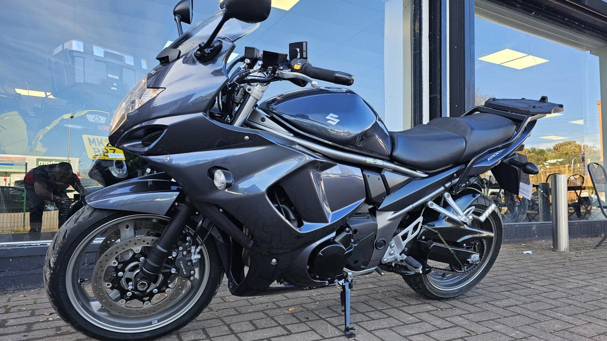 SUZUKI GSX 1250 FAL4